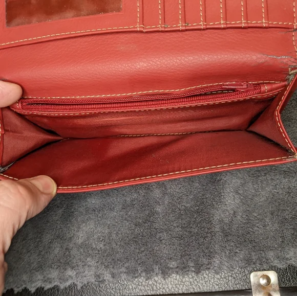 Kenneth Cole Genuine Leather Woman's clutch Wallet - Picture 8 of 16